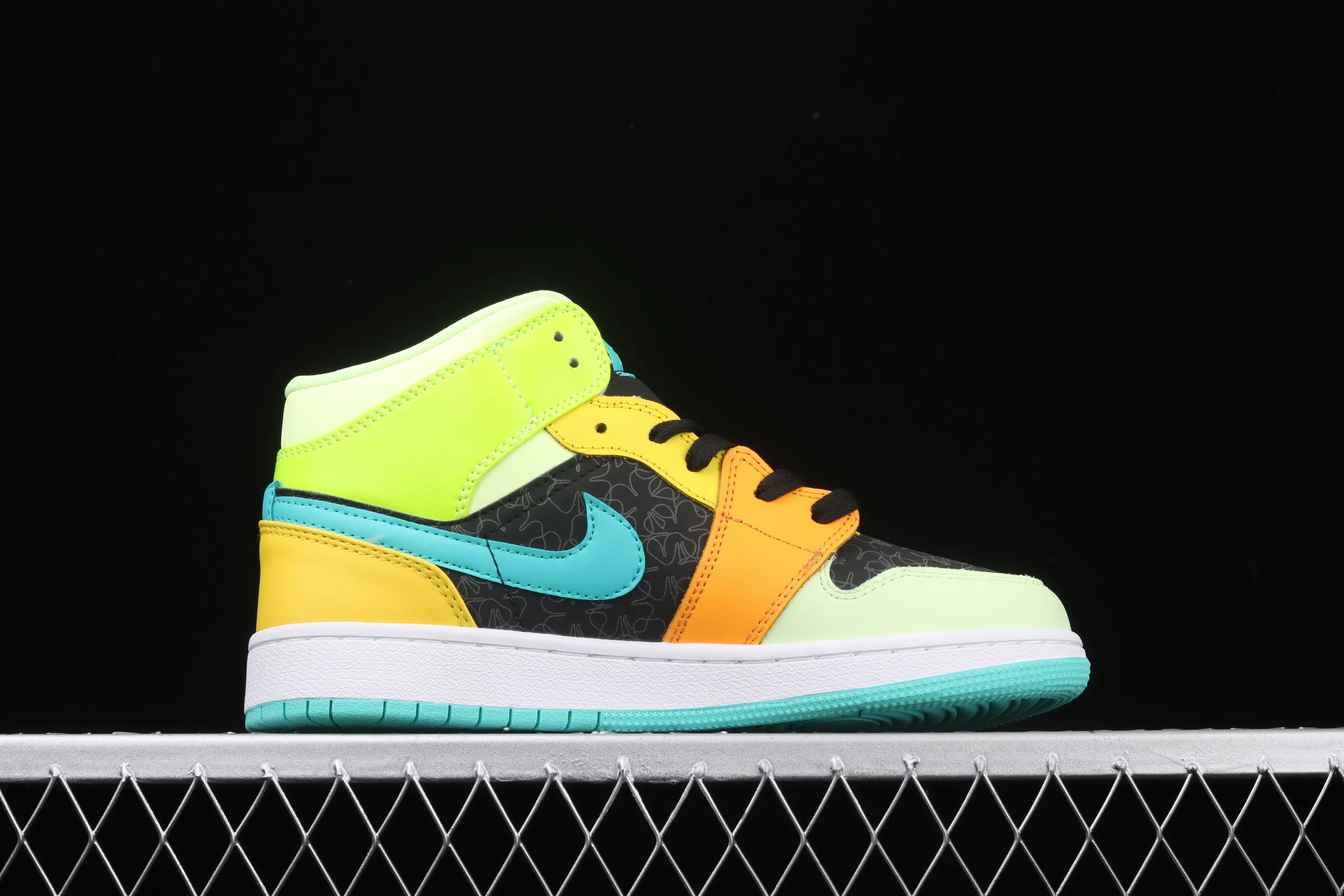 All categories Air Jordan Jordan series basketball shoes Air Jordan 1 Mid Air Jordan 1 Mid SE AJ1 Joe 1 four-leaf clover mid-top basketball shoes BQ6931-037